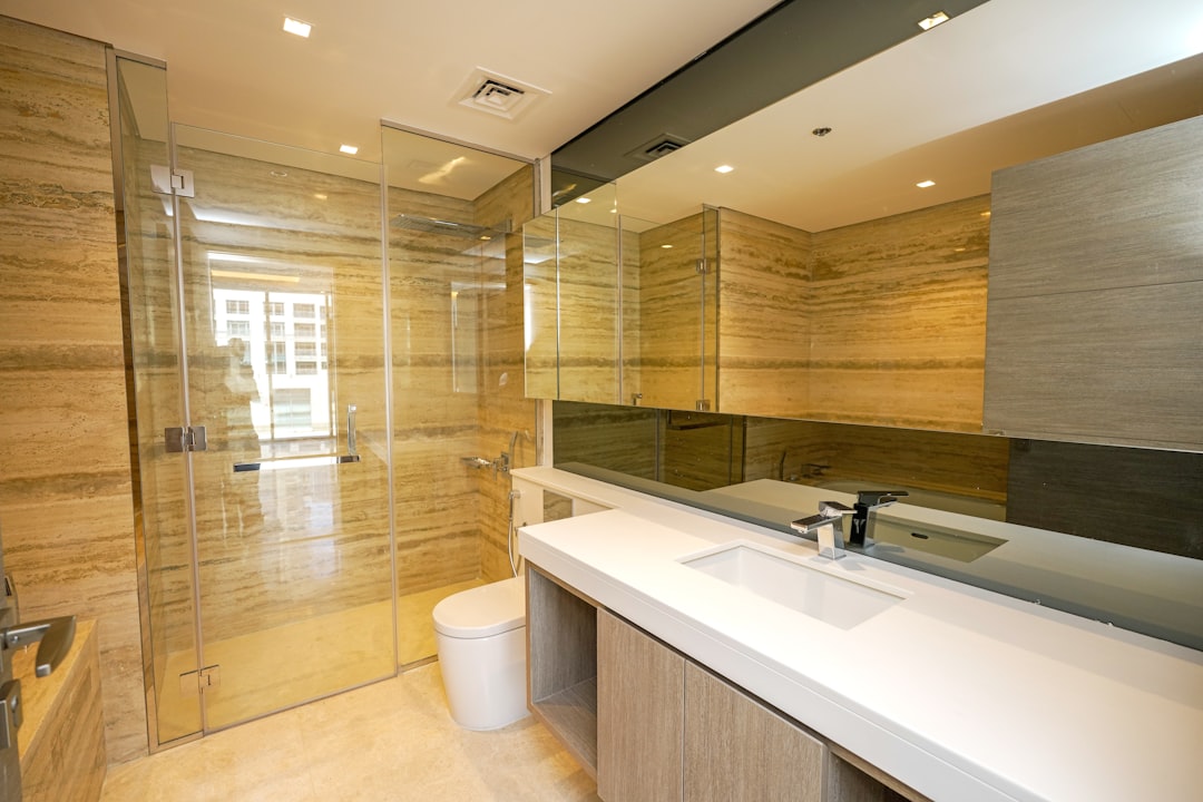 Simple Ways to Style Your Rental Bathroom 6 Simple Ways to Style Your Rental Bathroom